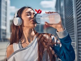 Giảm cân hiệu quả bằng cách uống nước